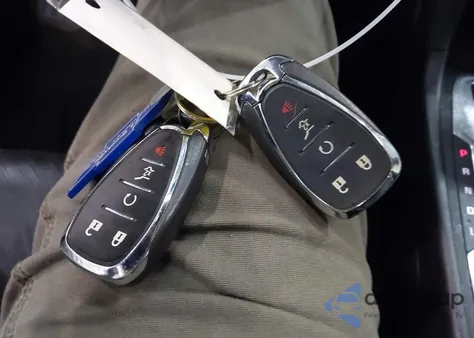 2018 Chevrolet Equinox Premier from USA, damaged, VIN 2GNAXVEV5J6117543